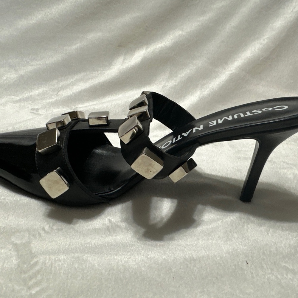CoSTUME NATIONAL
Women's Black Studded Leather Point-toe Mules - Picture 10 of 11